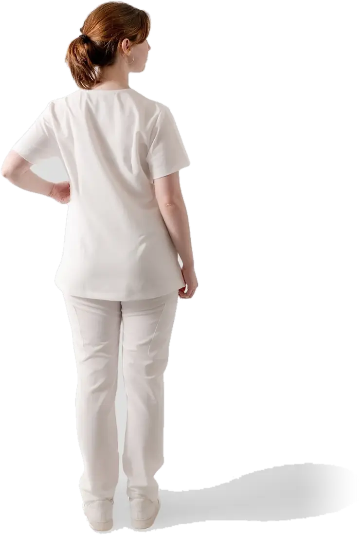 Estudiante de la salud con uniforme Aspen en crudo